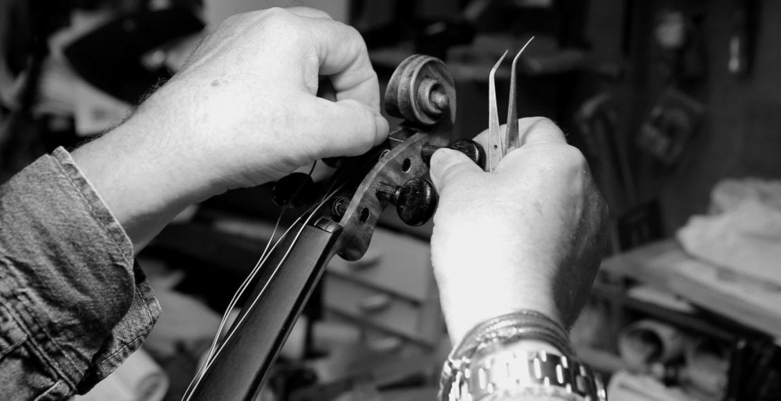 05_Violins_of_Hope_Amnon_Weinstein_DZ6A1518_b_sw
