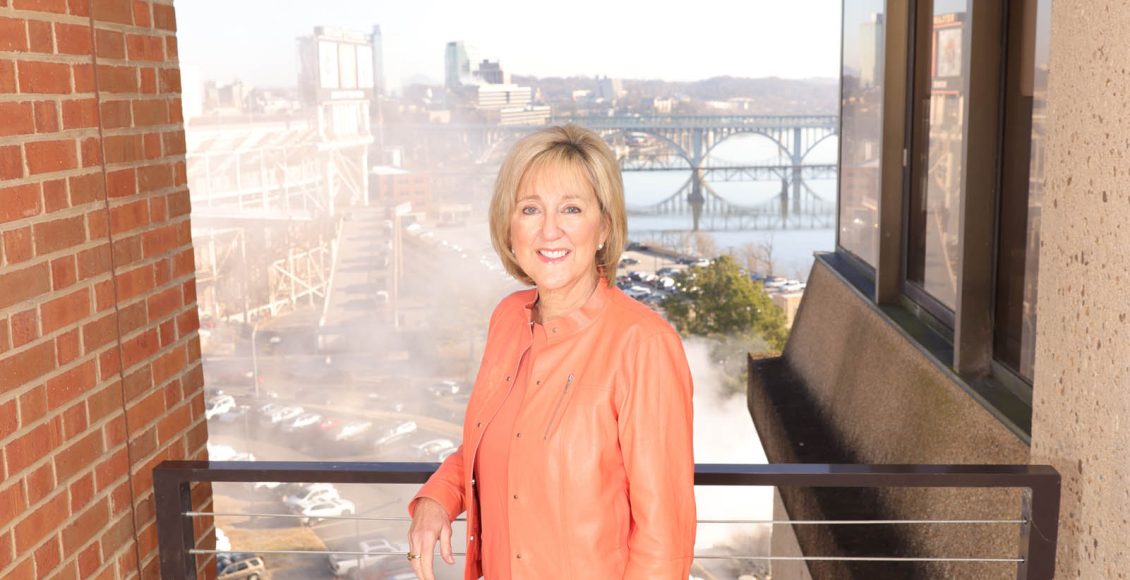 A26A9882-eyeCorrection